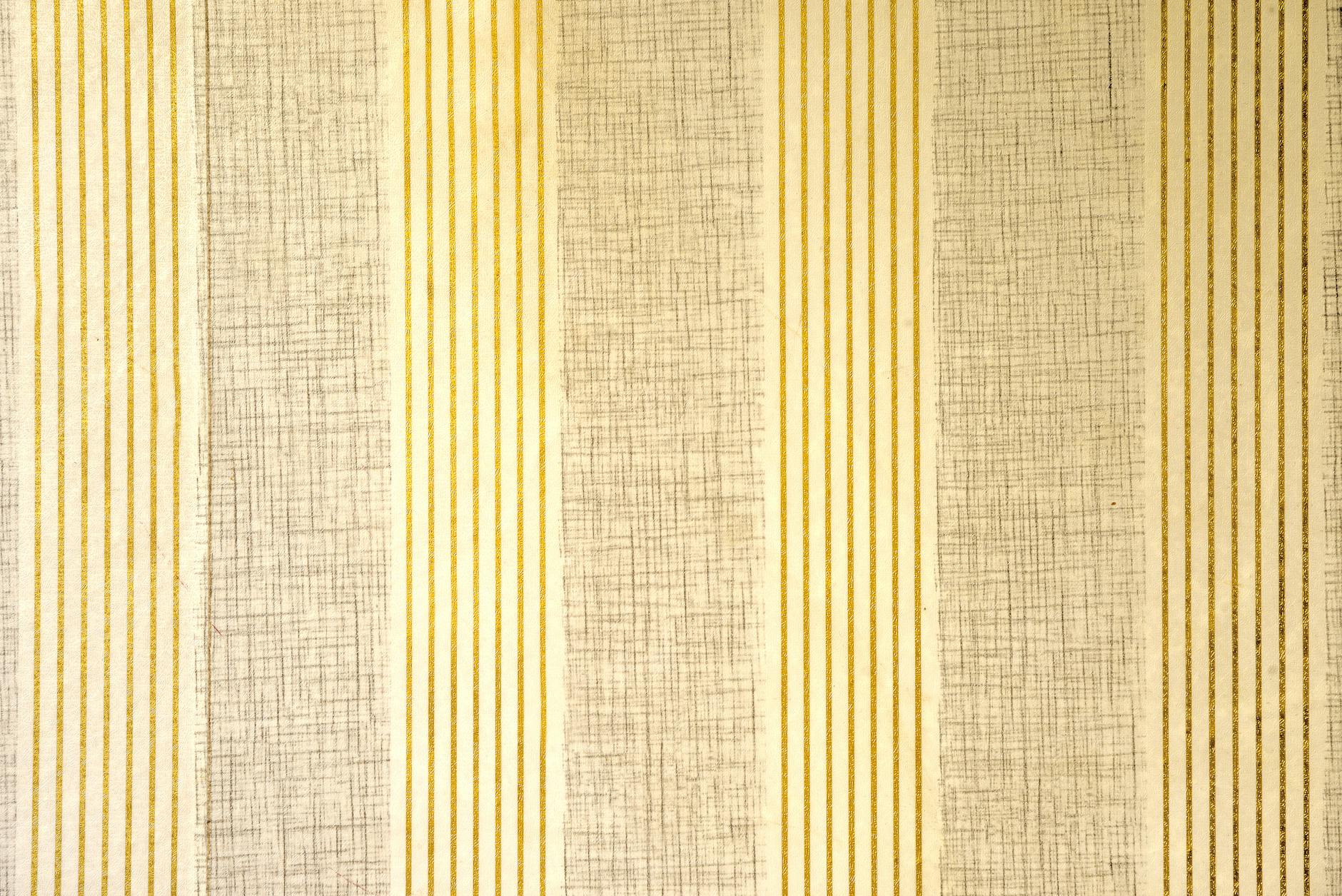 Cara memasang wallpaper dinding dengan benar untuk mencegah pengelupasan dini dan hasil yang lebih tahan lama