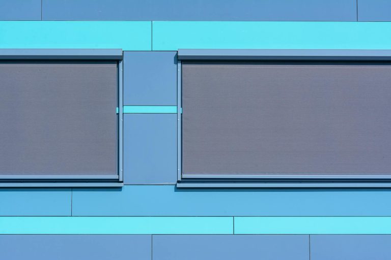 10 Rahasia Membuat Ruangan Panas Jadi Sejuk dengan Pemilihan Roller Blinds yang Tepat