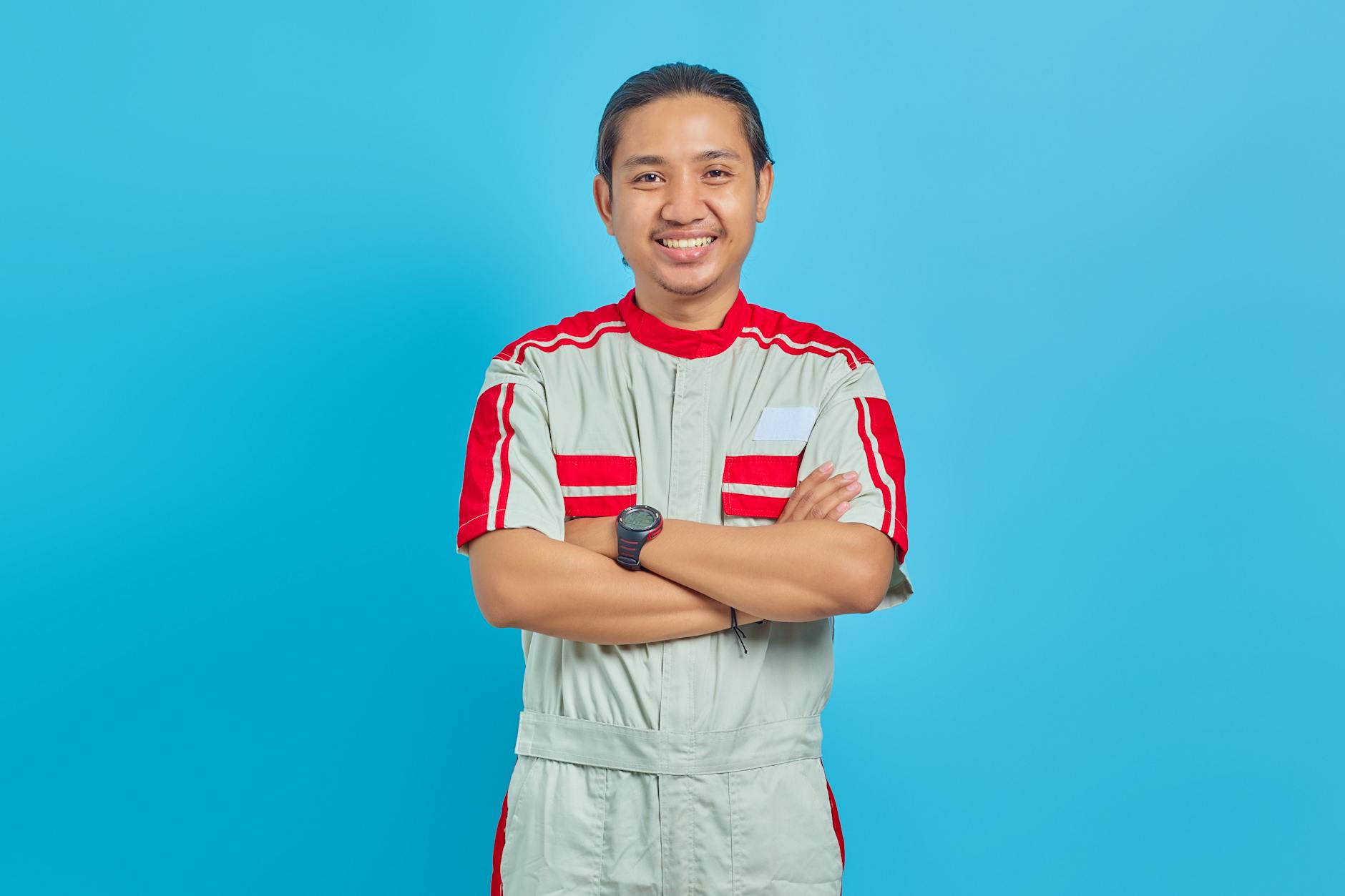 Gambar pintu lipat PVC, sticker sandblast kaca kantor, sticker kaca es, dan hospital track rel gorden RS untuk kebutuhan spesialis dan partisi ruangan.