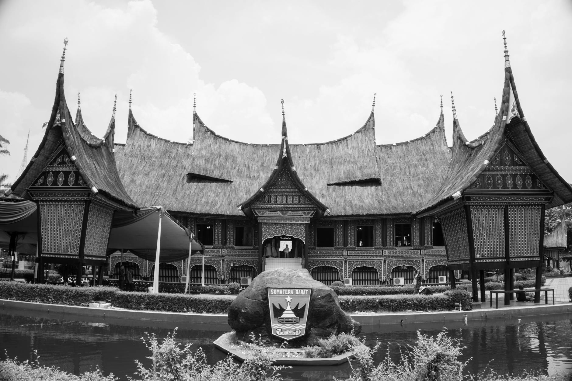 Gorden operasi rumah sakit dengan standar tinggi dan desain khusus untuk memastikan kebersihan dan kenyamanan pasien selama proses operasi
