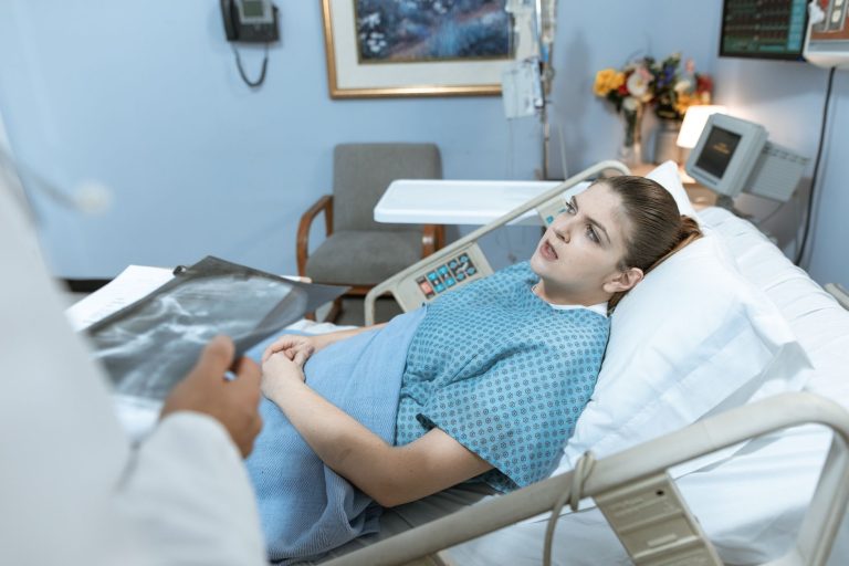 Paket Gorden Rumah Sakit Lengkap dengan Hospital Track yang Bisa Mengubah Wajah Ruang Rawat Inap Anda Secara Total!