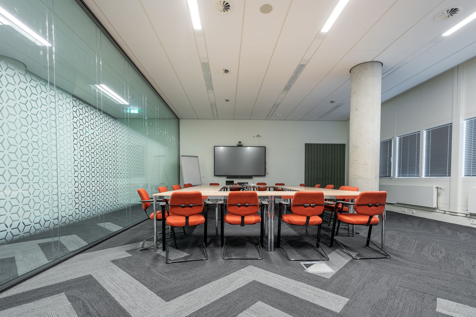 Toko online kebutuhan kantor yang menjual sticker sandblast motif logo, sticker kaca film kantor, vertical blinds untuk ruang rapat, dan karpet tile untuk kantor dengan kualitas terbaik dan harga terjangkau.